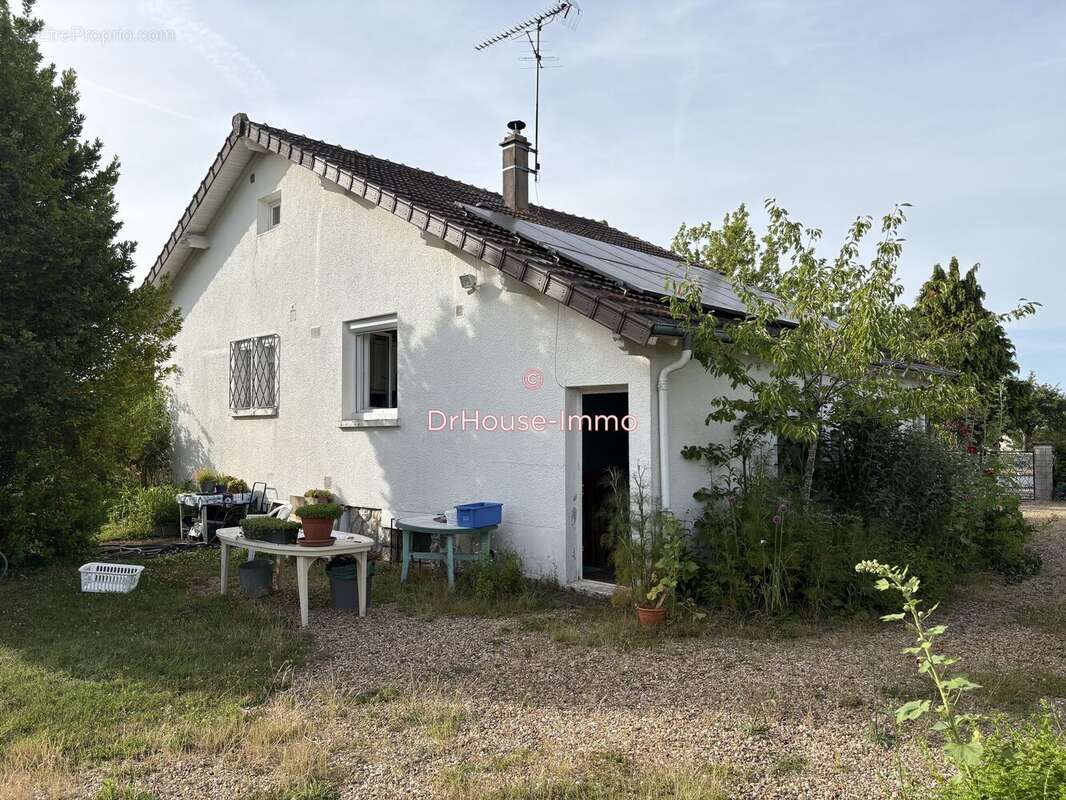 Maison 100 m² à Dampierre-En-Burly  - photo 2