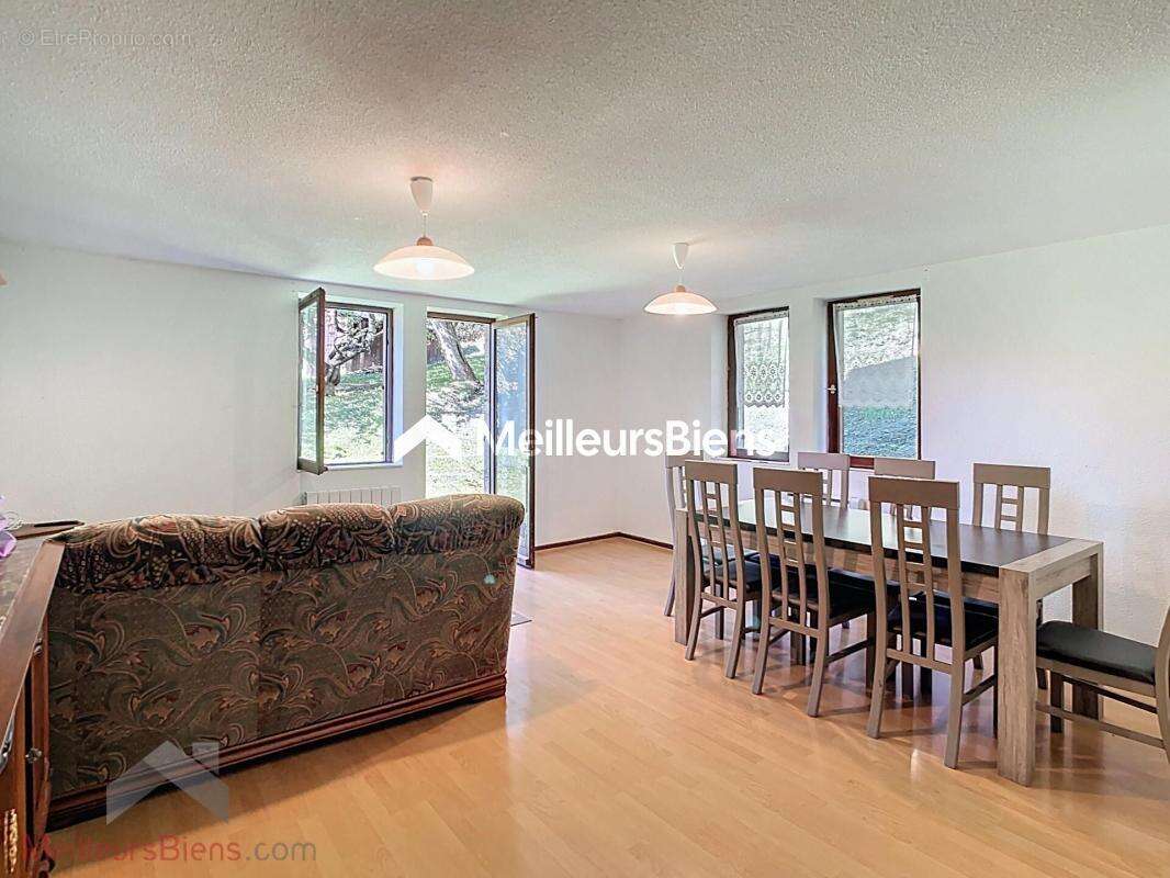 Appartement à JARRIER