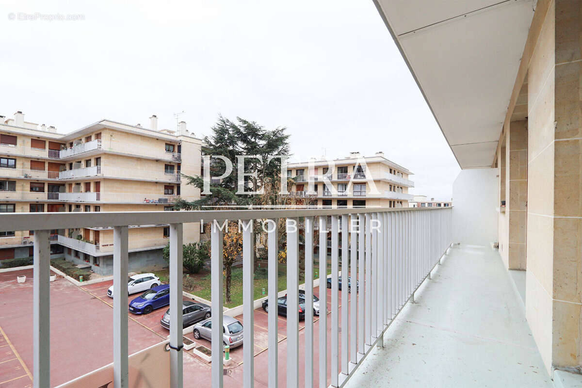 Appartement à L&#039;HAY-LES-ROSES