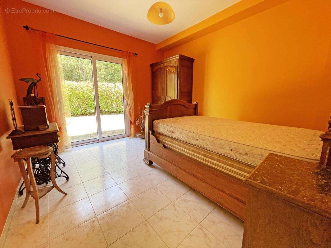 Maison à SAINT-PAUL-DE-SERRE