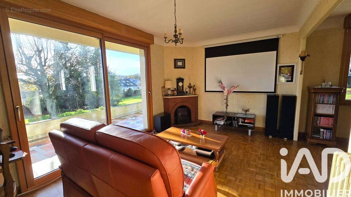 Photo 1 - Maison à LIVRE-SUR-CHANGEON