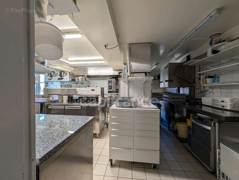 Fonds de commerce et murs à vendre - Demeure XVIᵉ avec restaurant, chambres d’hôtes et logement privatif – Site Patrimonial Rema - photo 4