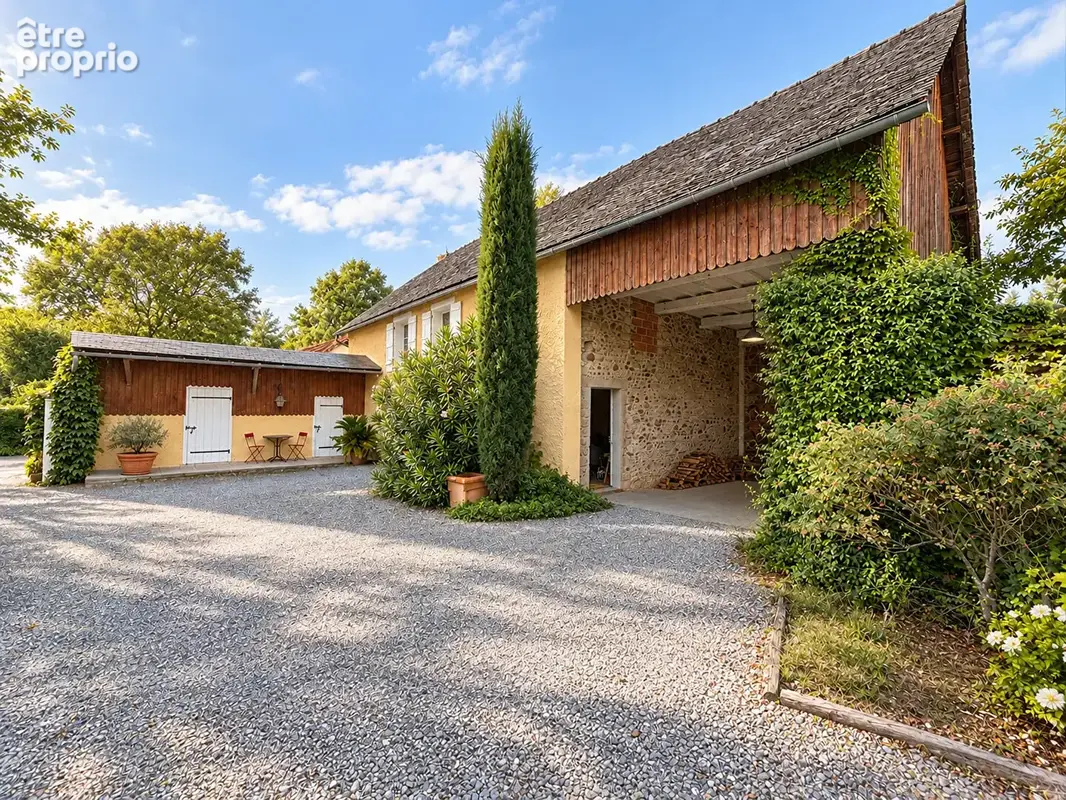 Maison Béarnaise de caractère - 180 m2 - 4 chambres - Dépendances - photo 3