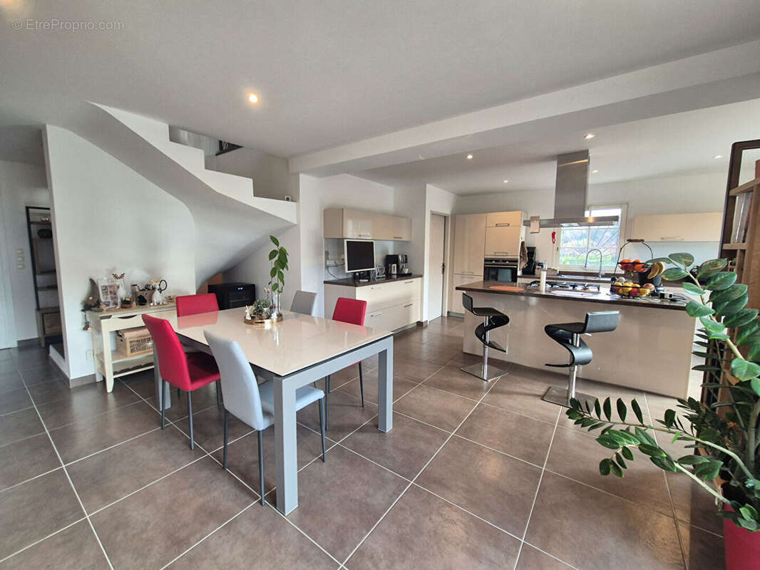 Maison à CASTELLO-DI-ROSTINO