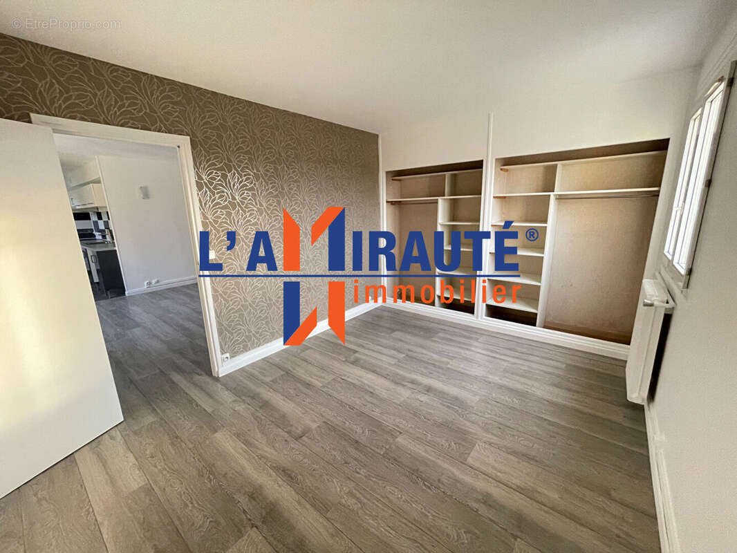 Appartement à SARTROUVILLE