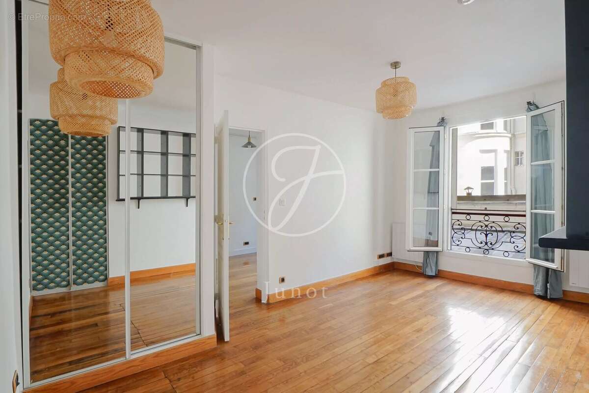 Appartement à PARIS-18E