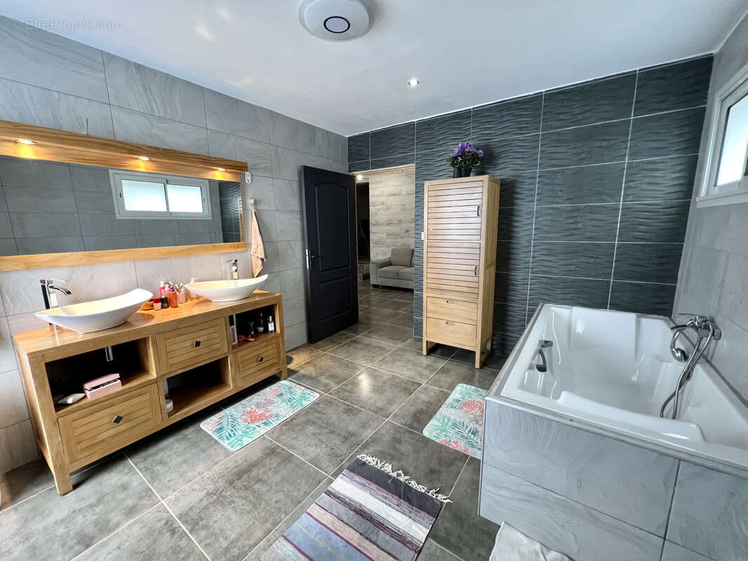 Maison à SAINT-JOSEPH