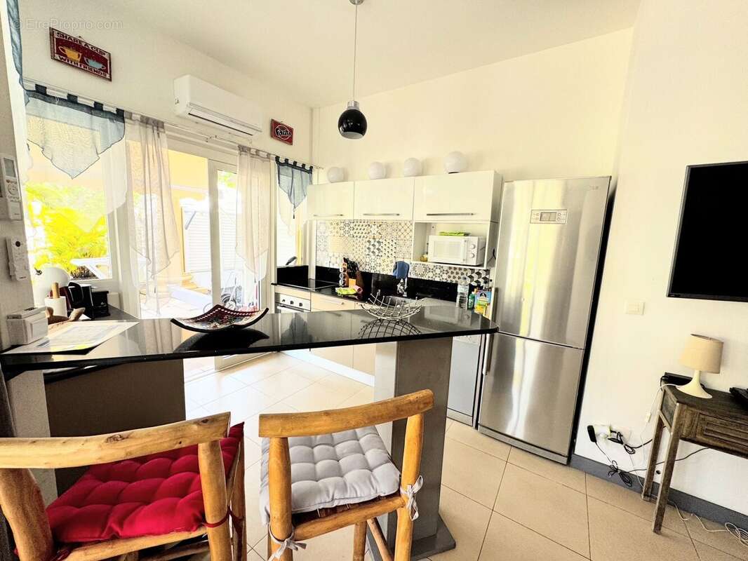 Appartement 48 m² à Saint-Francois  - photo 2