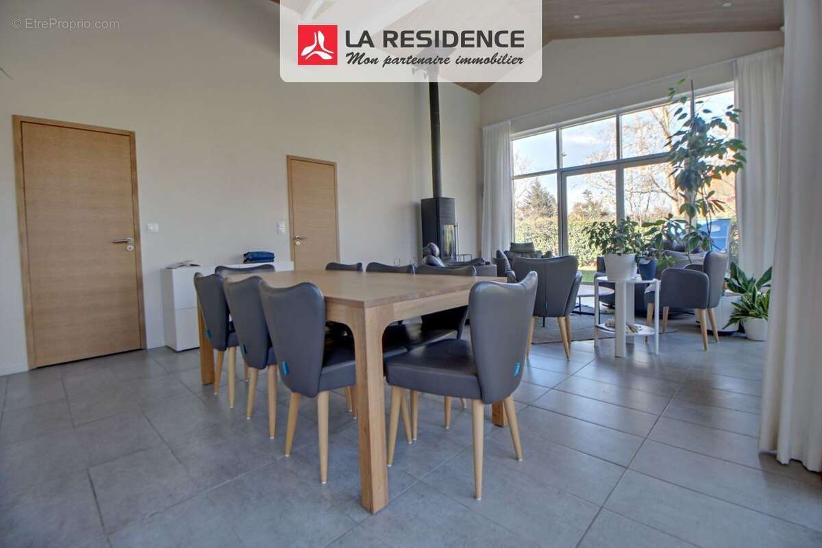 Maison à VERNEUIL-SUR-SEINE