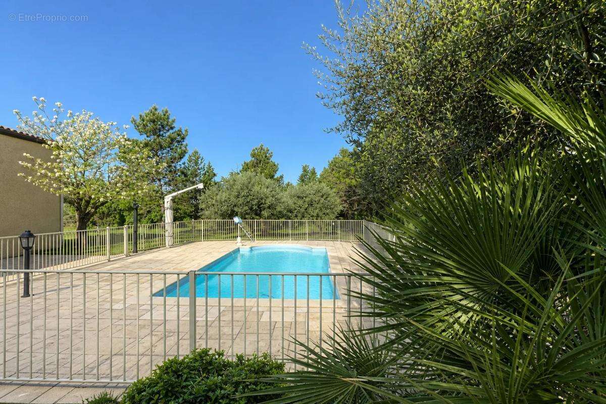 Maison avec piscine, 5 pièces, Saint-Hilaire-de-Brethmas - photo 6