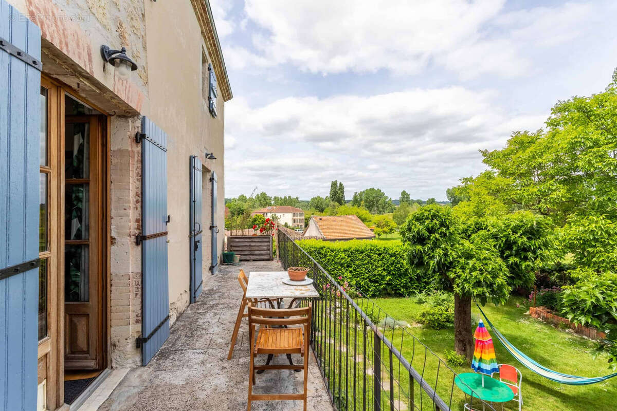Maison de village avec piscine et jardin - photo 7