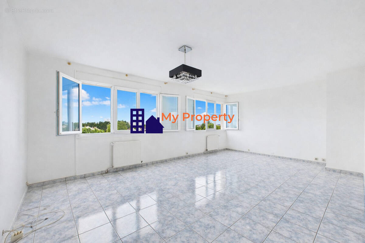 Appartement à HOUILLES