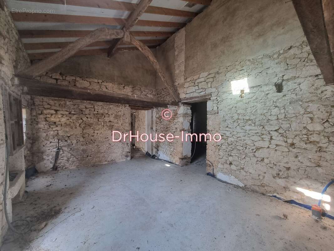 Maison à SAINT-MARTIN-DE-VILLEREAL