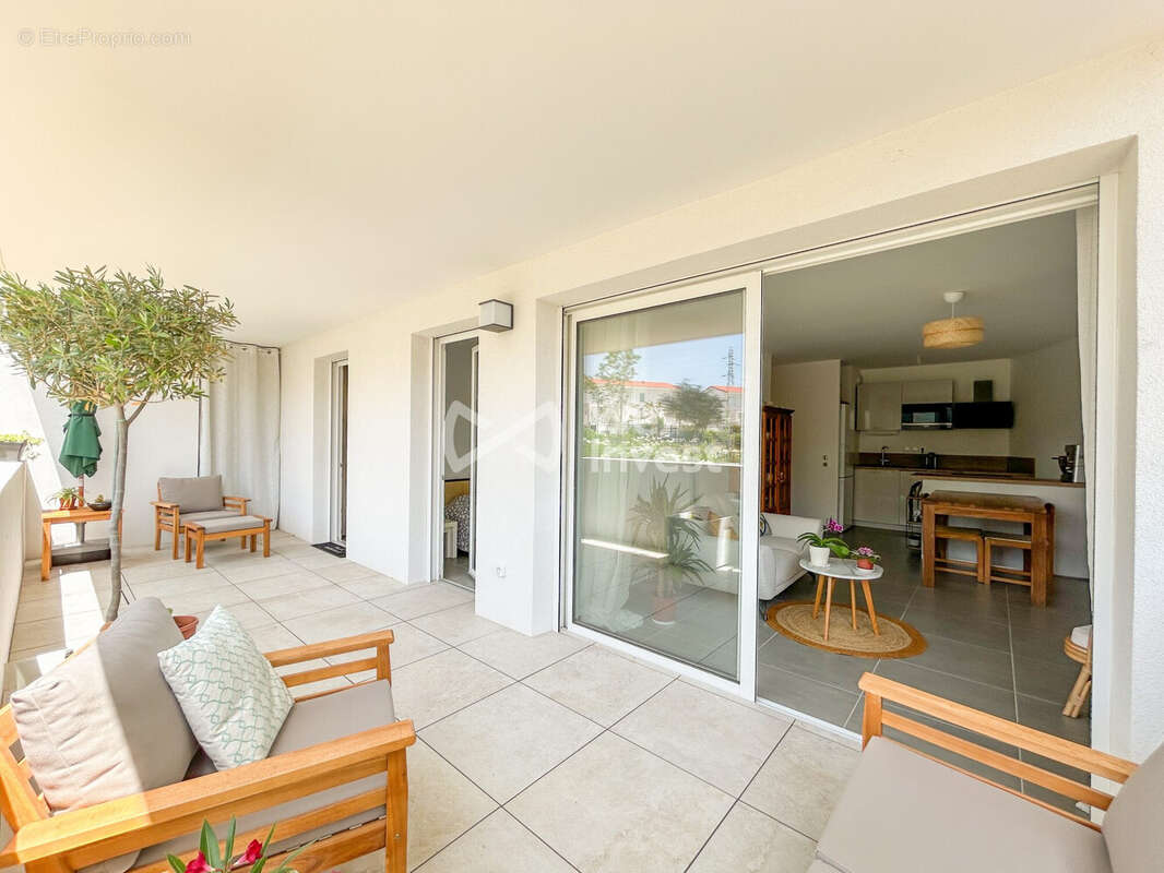 Appartement à MAUGUIO