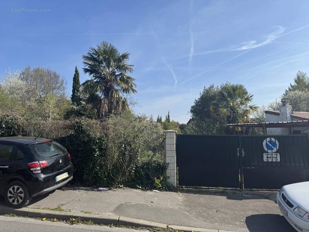 Terrain à PIERREFITTE-SUR-SEINE