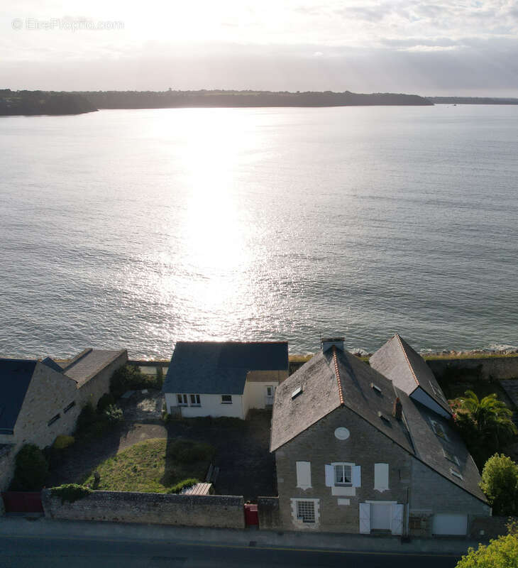 Maison à SAINT-JACUT-DE-LA-MER