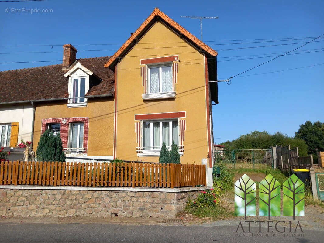 Maison 85 m² à Chambon-Sainte-Croix  - photo 3