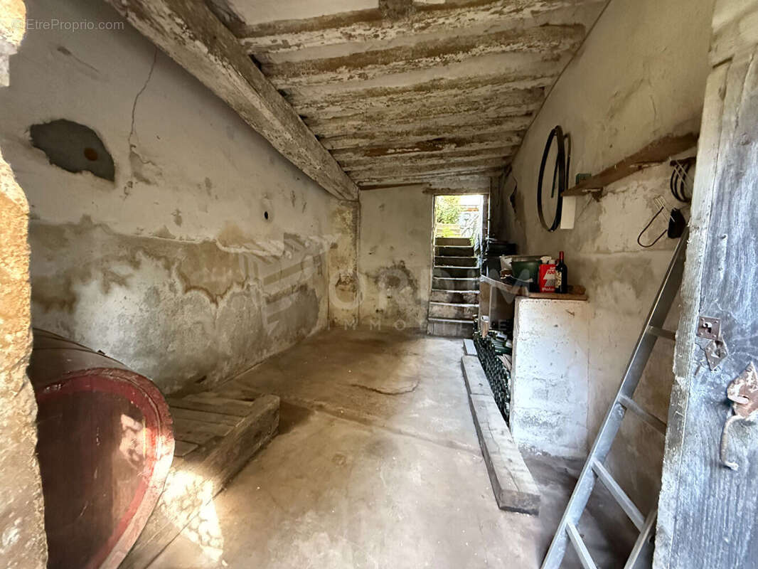 Saint-Satur (18300), Maison ancienne de 1729 avec dépendances - Terrain de 275 m². - photo 10