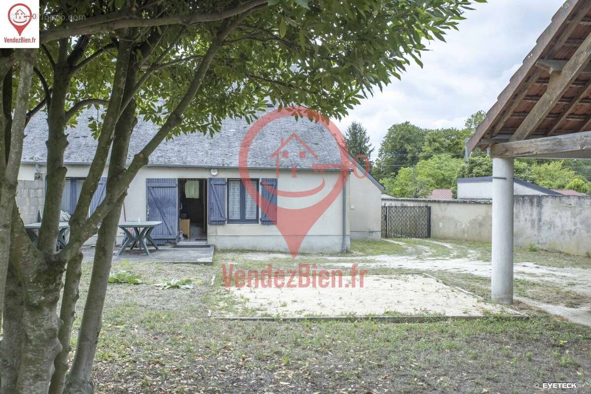 Maison à MOULINS-SUR-YEVRE