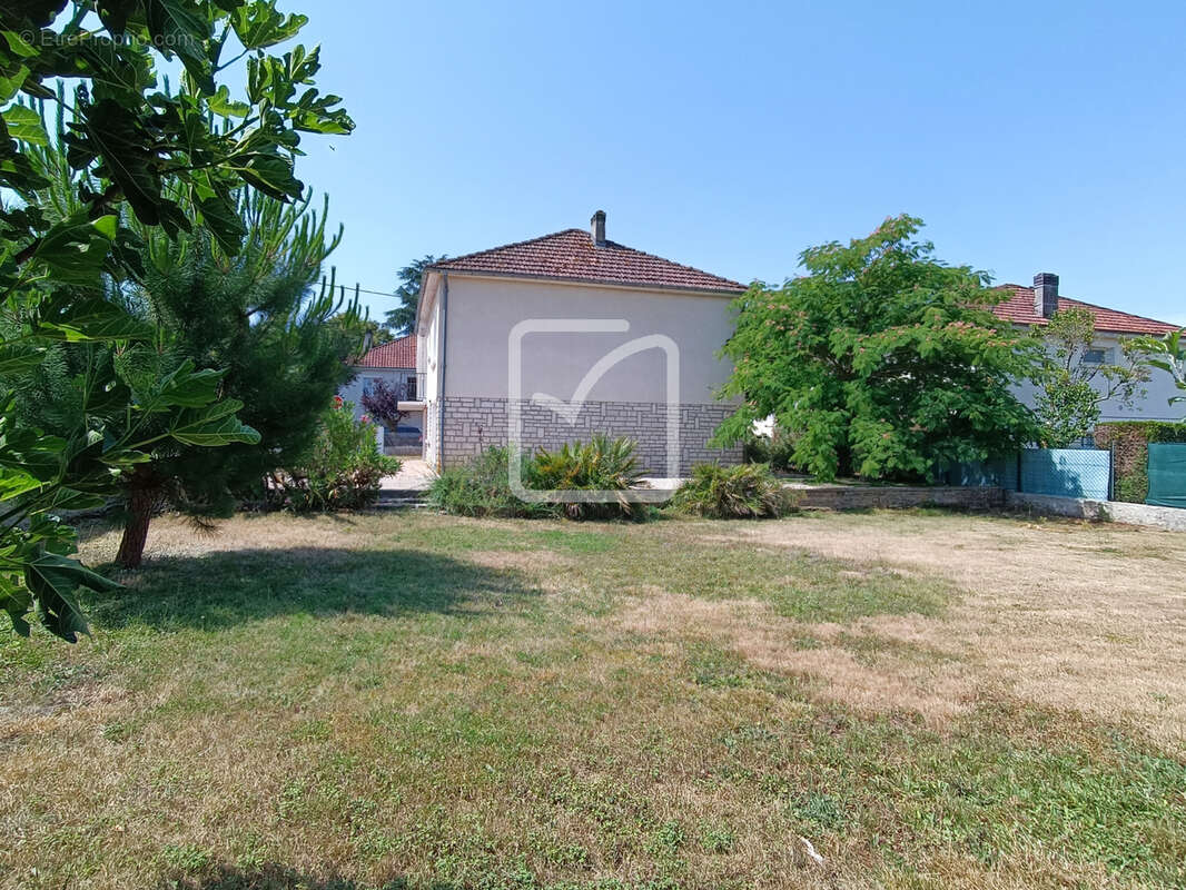Maison à CUBJAC