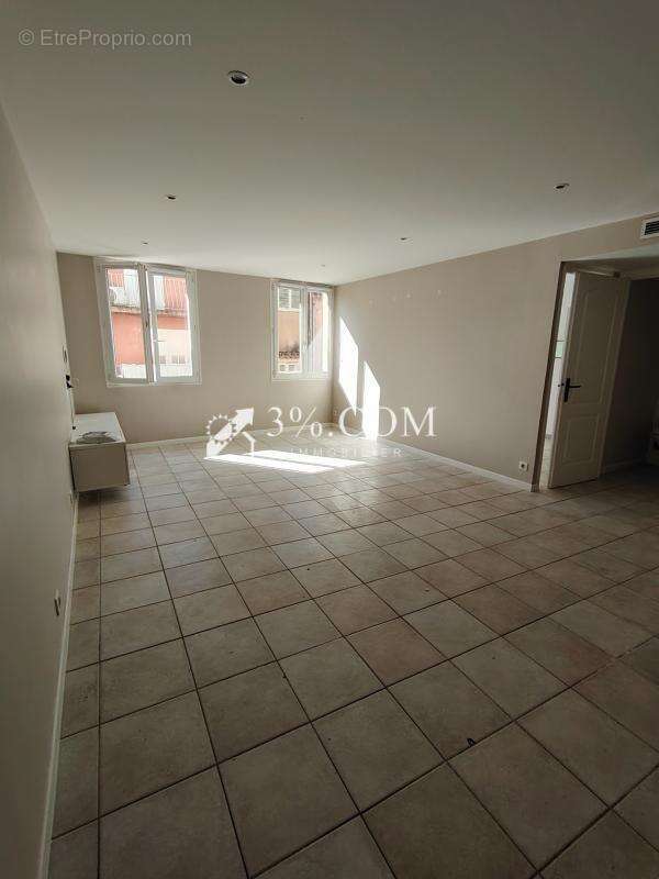 Appartement à COGOLIN
