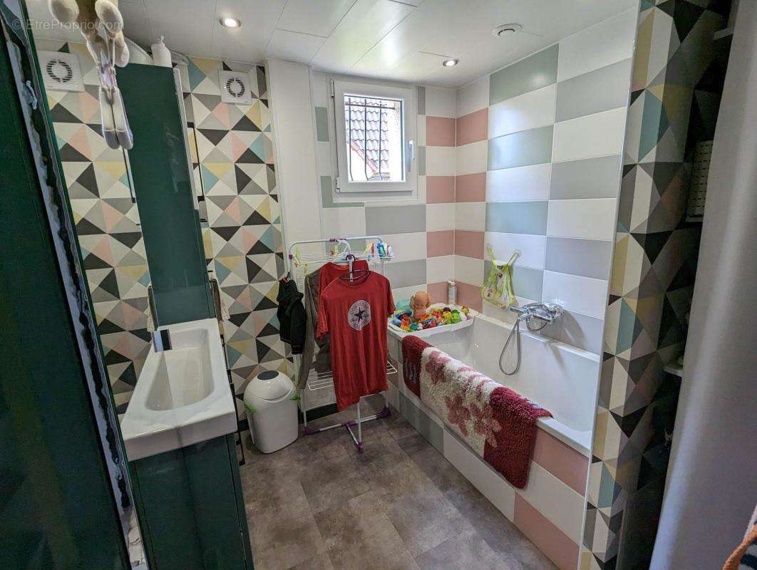 Maison à SAINT-SAUFLIEU