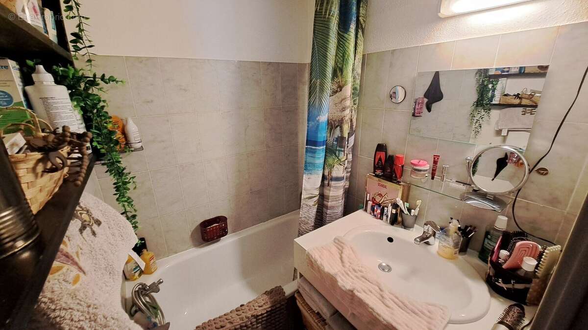 Sete - appartement type 2 avec loggia & parking (privatif) - vendu loué - photo 6