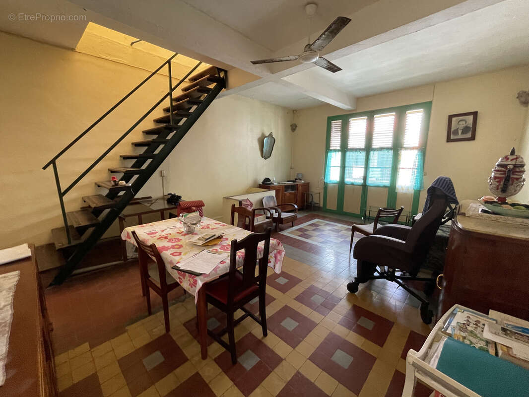 Maison à POINTE-A-PITRE