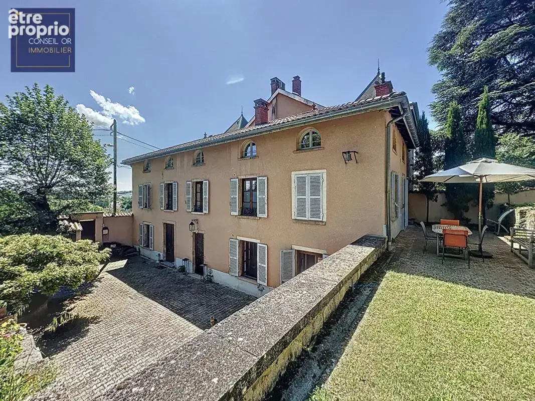 Maison à SAINT-GENIS-LAVAL