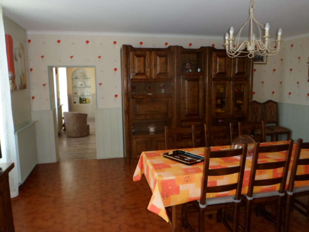 Maison à MENOMBLET