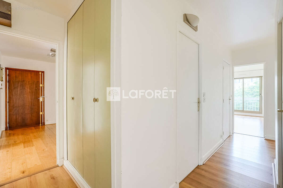 Appartement à PARIS-15E