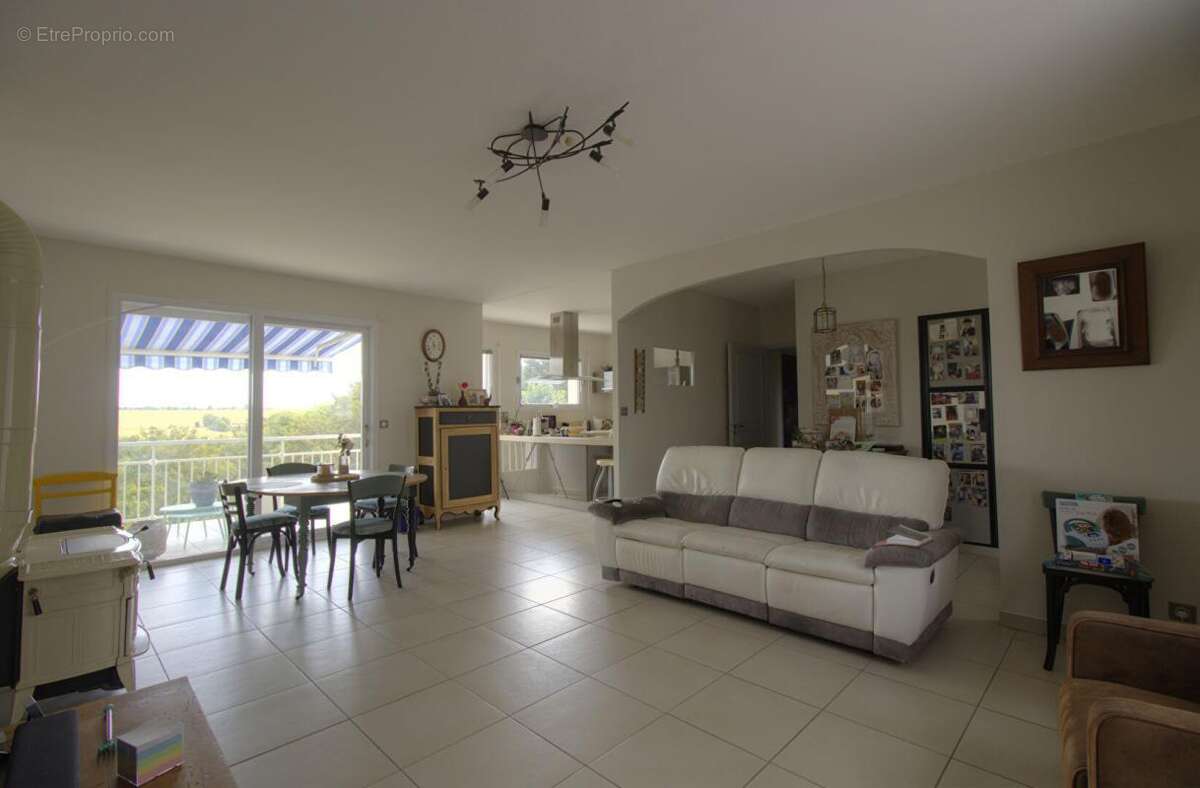 Maison Sainte Ouenne 6 pièce(s) 120 m2 - photo 2