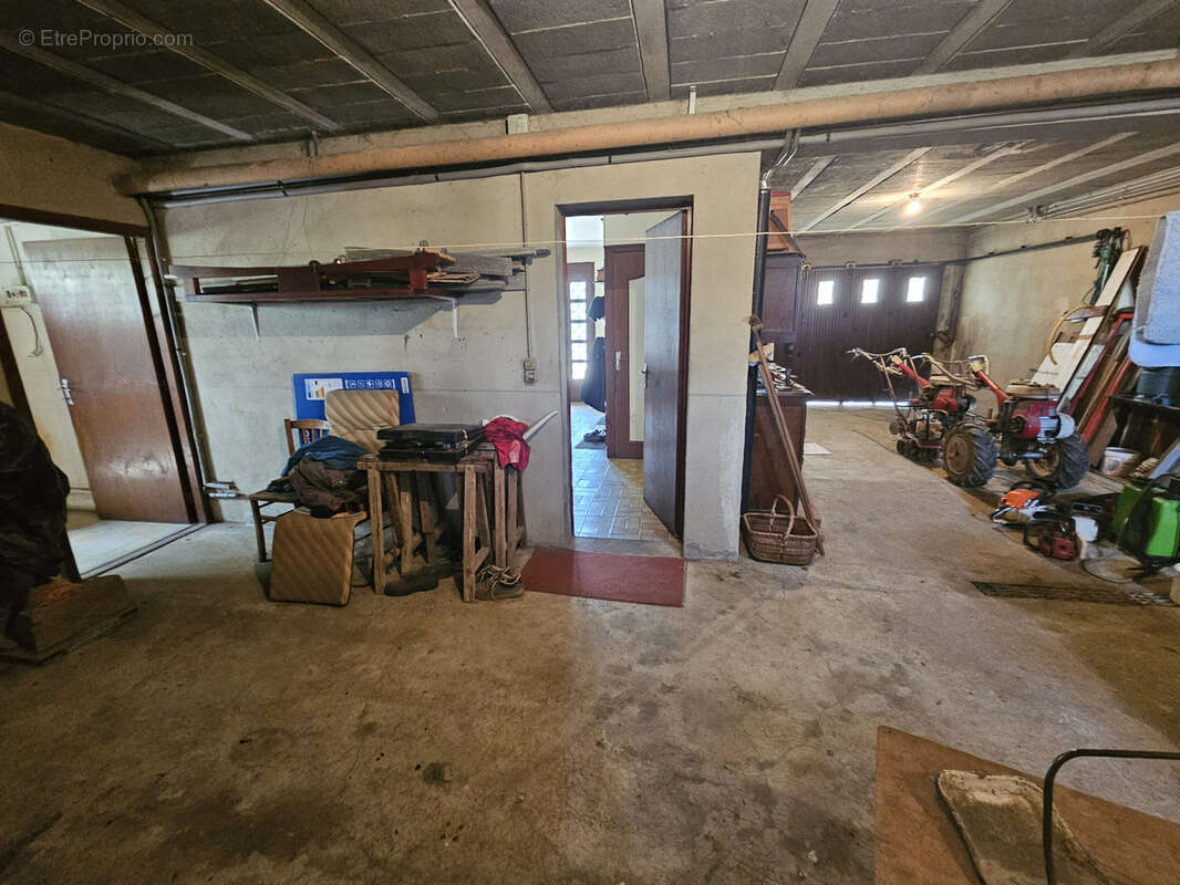 Maison à SAINT-LEONARD-DE-NOBLAT