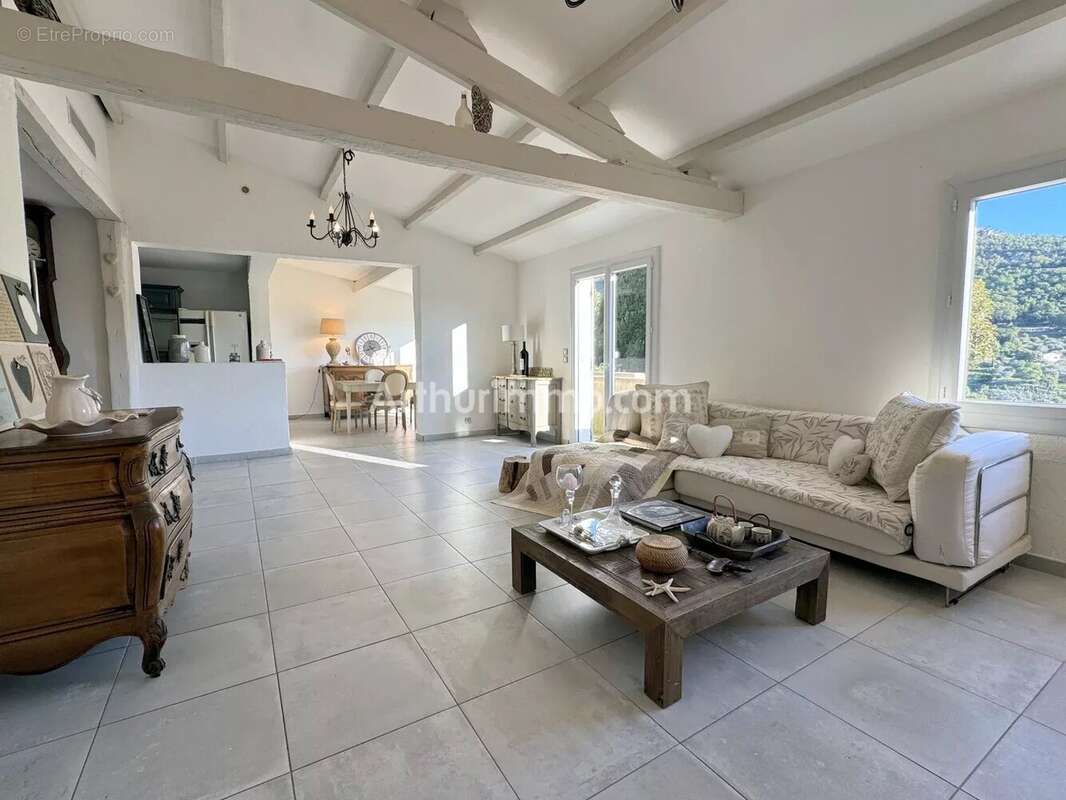 Maison à PLAN-DE-LA-TOUR