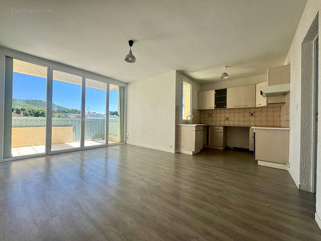Appartement à SAINT-CYR-SUR-MER