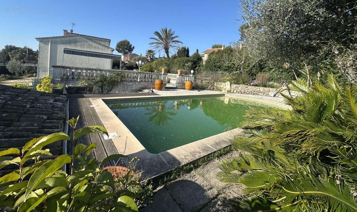 Maison à VALLAURIS
