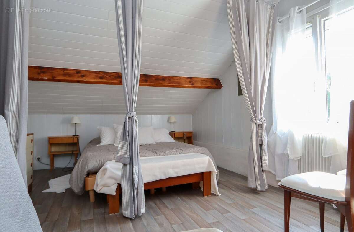 Maison à SAINT-JEAN-DE-LA-RUELLE