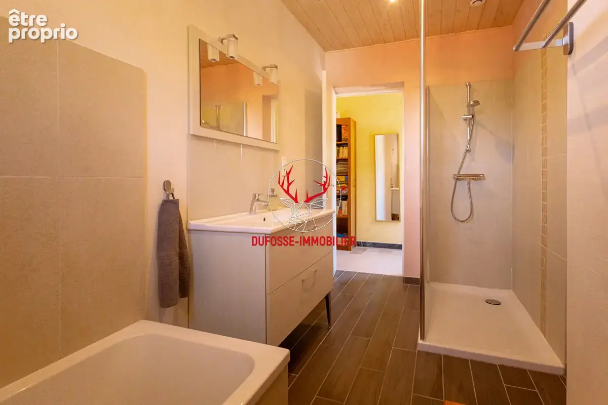 Crolles, Grande maison de 256 m² , vues sur Belledonne et Chartreuse. - photo 12