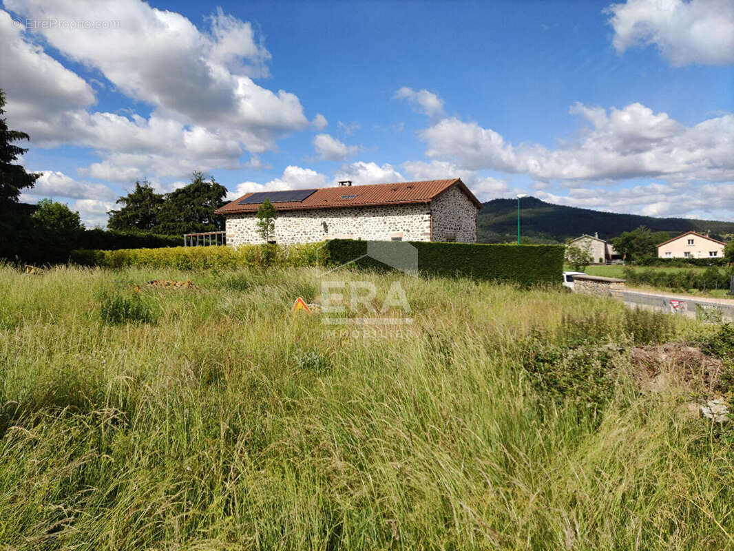 Terrain à SAINT-GERMAIN-LAPRADE