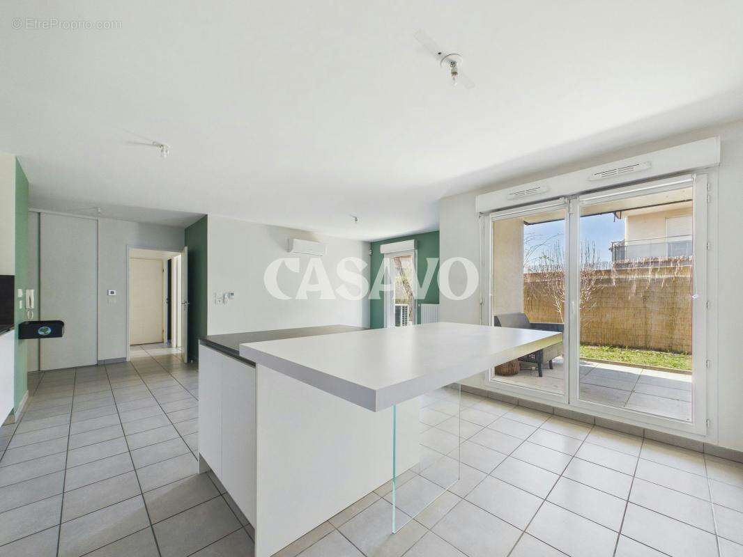 Vente Appartement 3 pièces de 65m² - 69800 Saint-Priest - photo 3