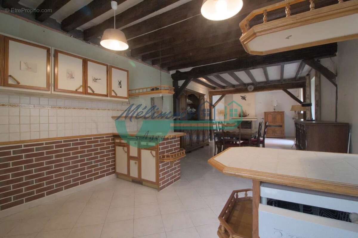 Maison à MOUTIERS-EN-PUISAYE