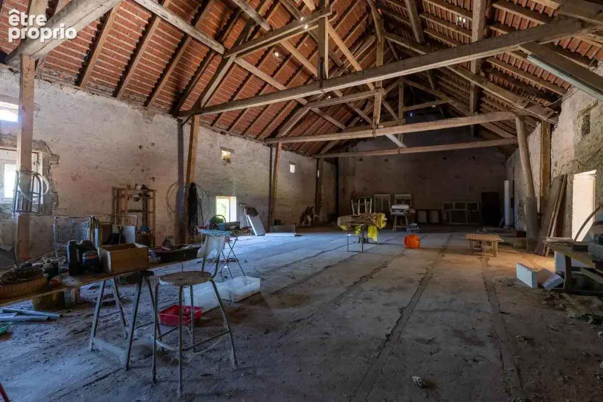 Domaine equestre - boxes-manege-carriere-appartement - photo 23