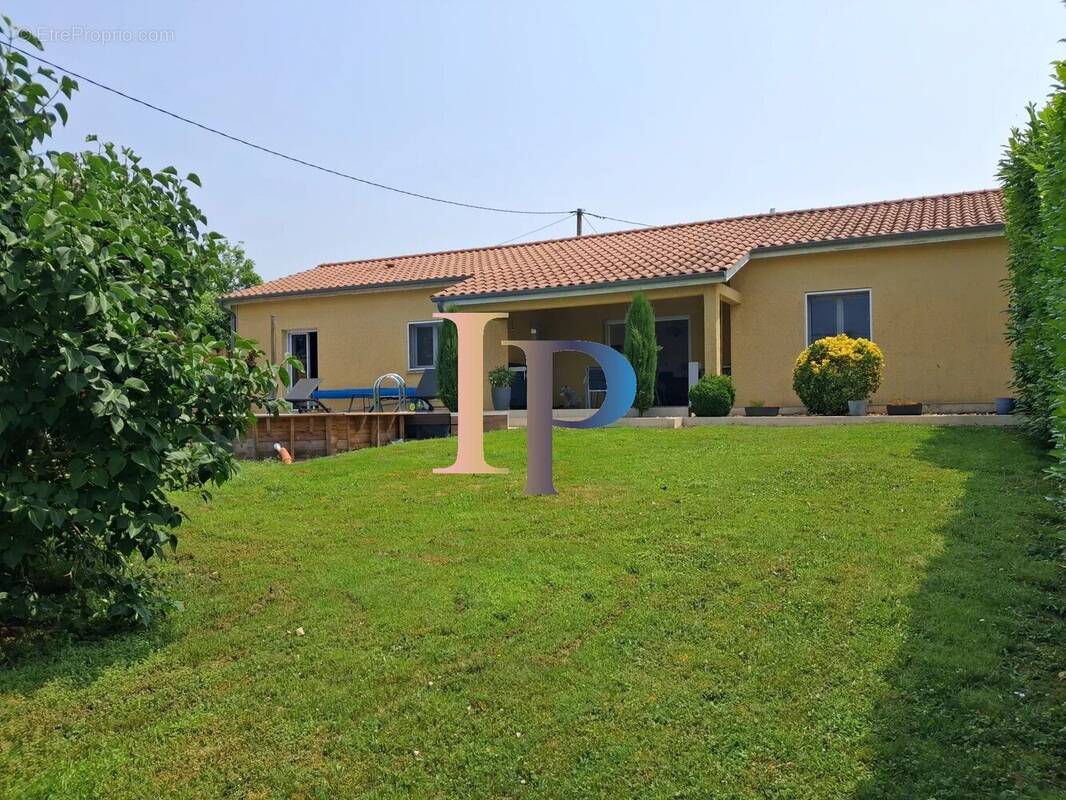 Maison à SAINT-NIZIER-SOUS-CHARLIEU