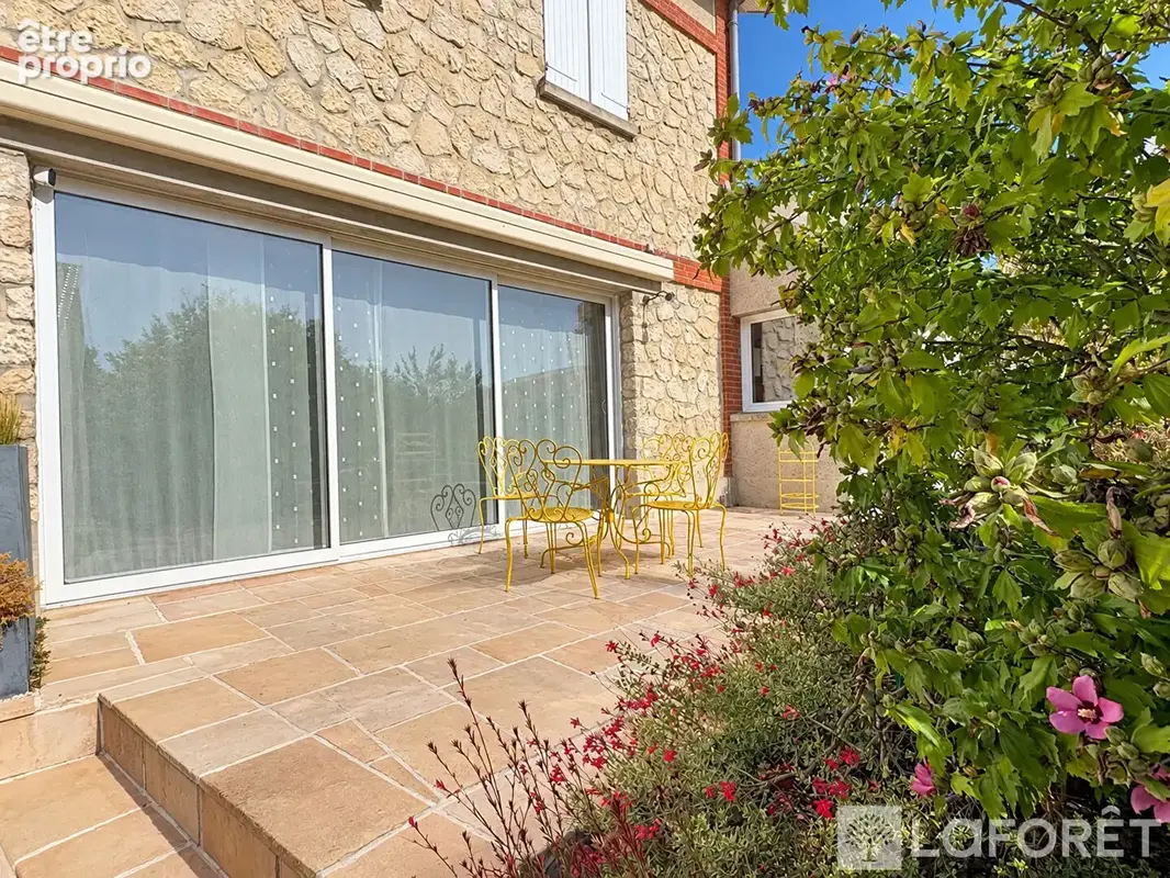 A vendre, Maison en pierres, Confort Plain pied, Cave, Terrasse, Terrain - photo 10