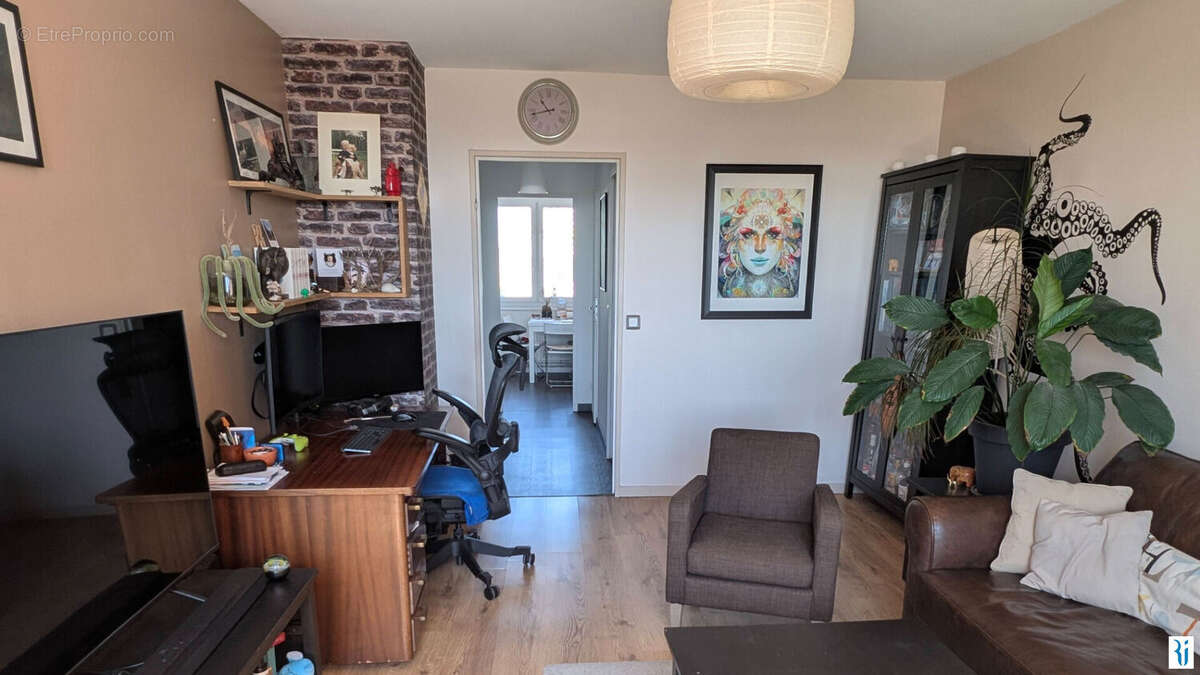 Appartement de 50 m² .Vue panoramique sur Rouen et la Seine . Idéal premier achat ou investissement - photo 3