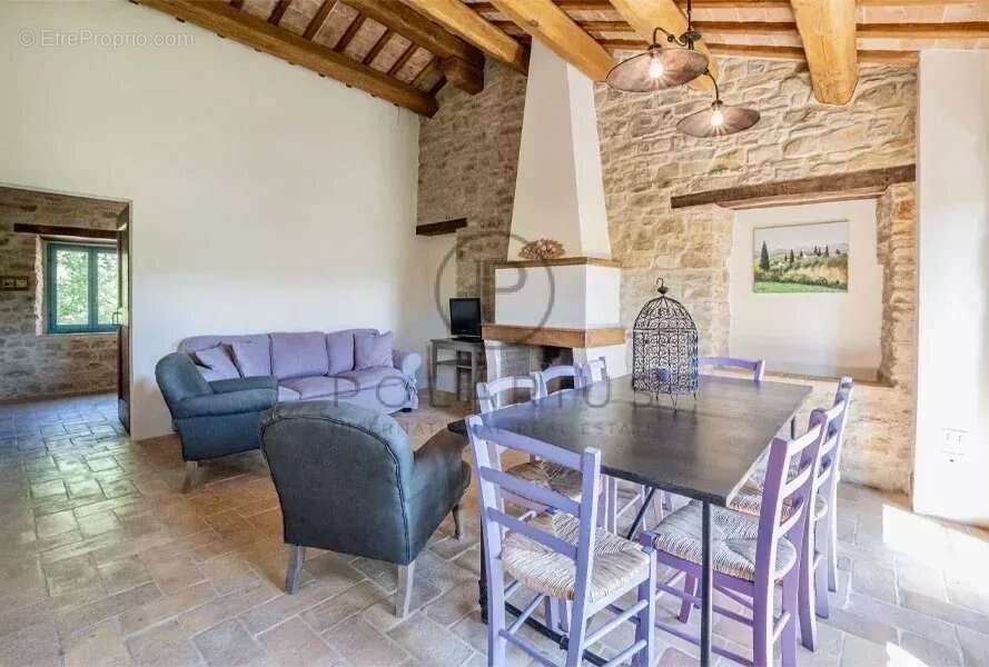 Ferme avec appartements, laboratoire de transformation et boutique à la ferme — Le Marche - photo 44