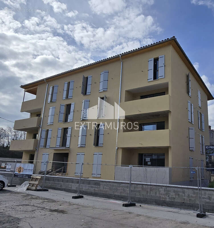 Appartement à L'ARBRESLE