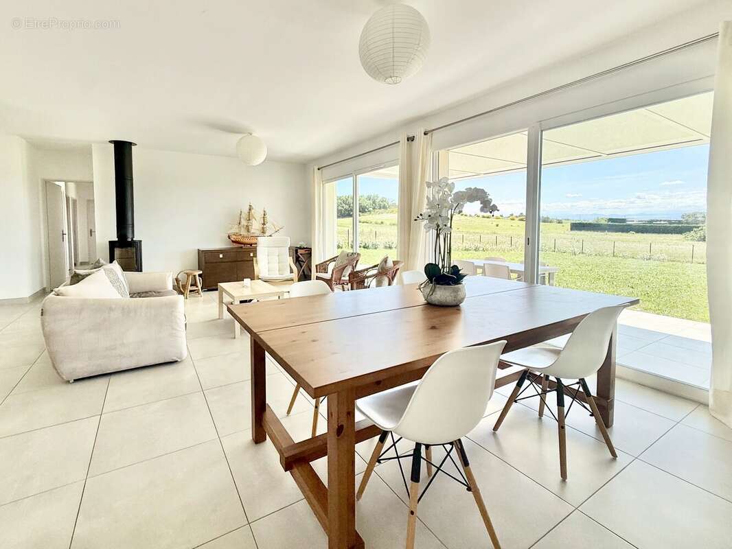 Villa contemporaine de plain-pied avec vue panoramique sur les Pyrénées - photo 3