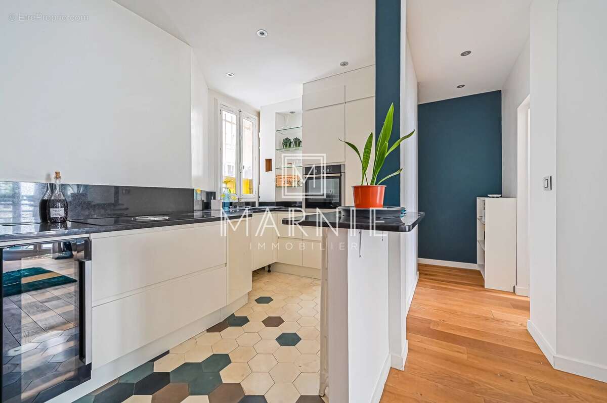 Appartement à PARIS-16E