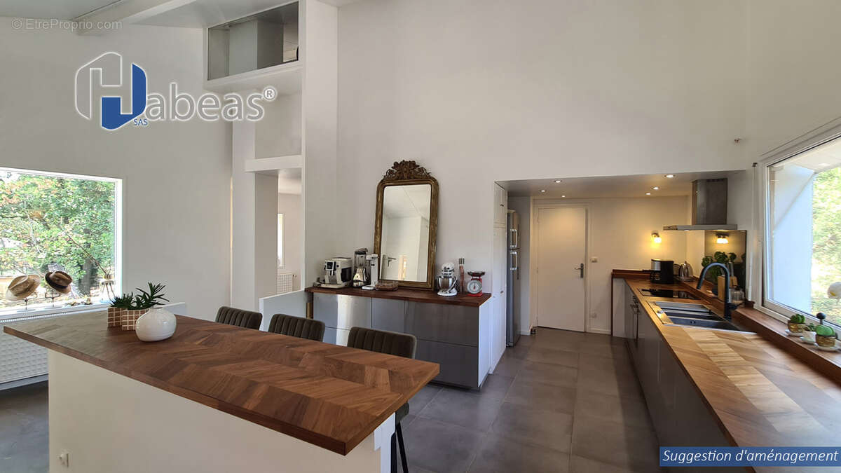 À 45 min de Lyon – Maison d’architecte unique de 330m², 6 chambres, avec piscine 10x5 au cœur de 5 800 m² de parc arboré - photo 9
